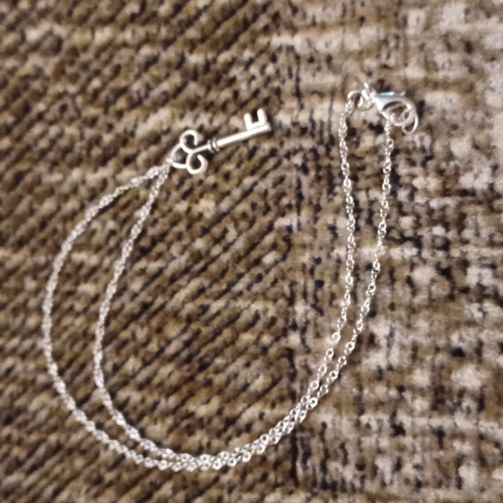 4/$60 New Silver Key Pendant Necklace